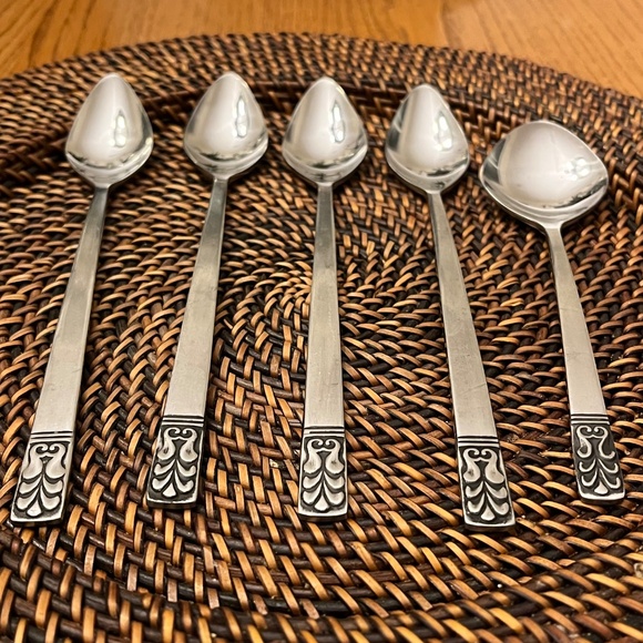 Vintage Carlyle CAMEO Stainless Hong Kong Iced Tea Spoons x4 Soup Spoon x1 Retro - Picture 4 of 14